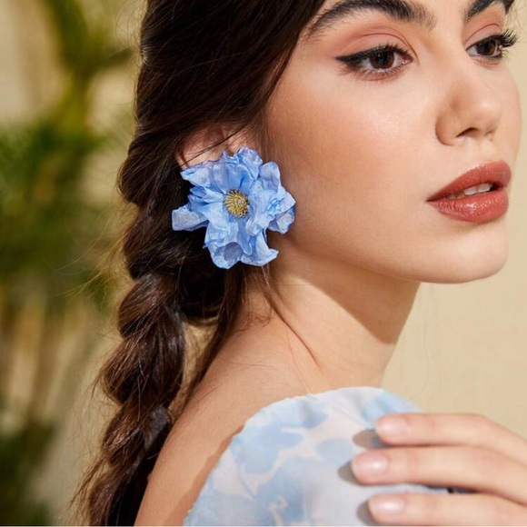 2/$30🌵 Blue Chiffon Flower Earrings Gold Jumbo Garden Floral Zara Jewelry NEW - Picture 4 of 12